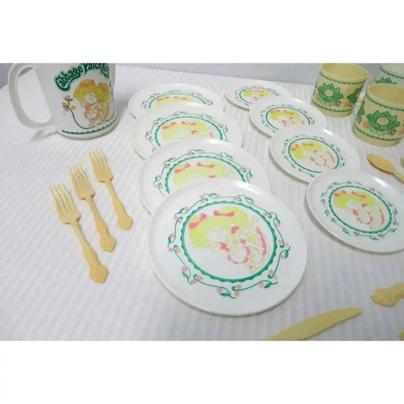 Cabbage Patch Kids Tea Playset 1980's Pitcher Plates Cups Saucers Silverware - Picture 5 of 7